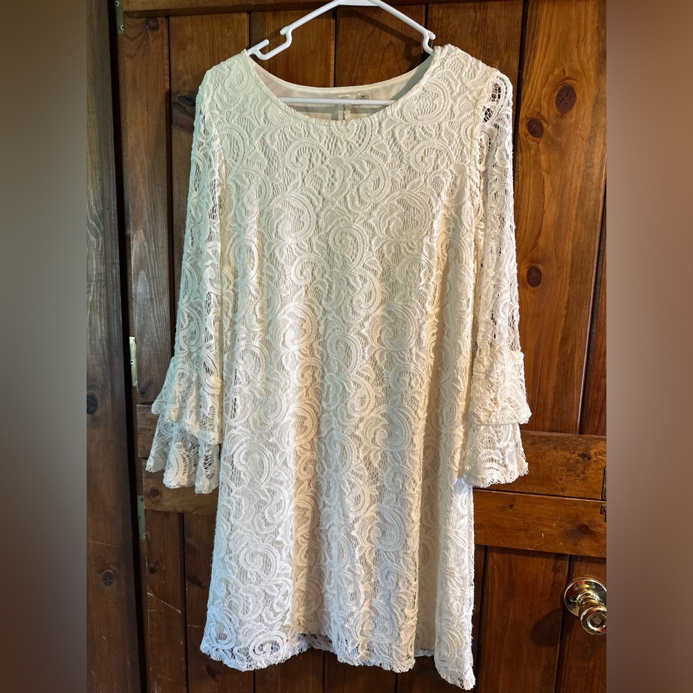 Pit to pit 19” straight fit, bell sleeve, crochet cream dress